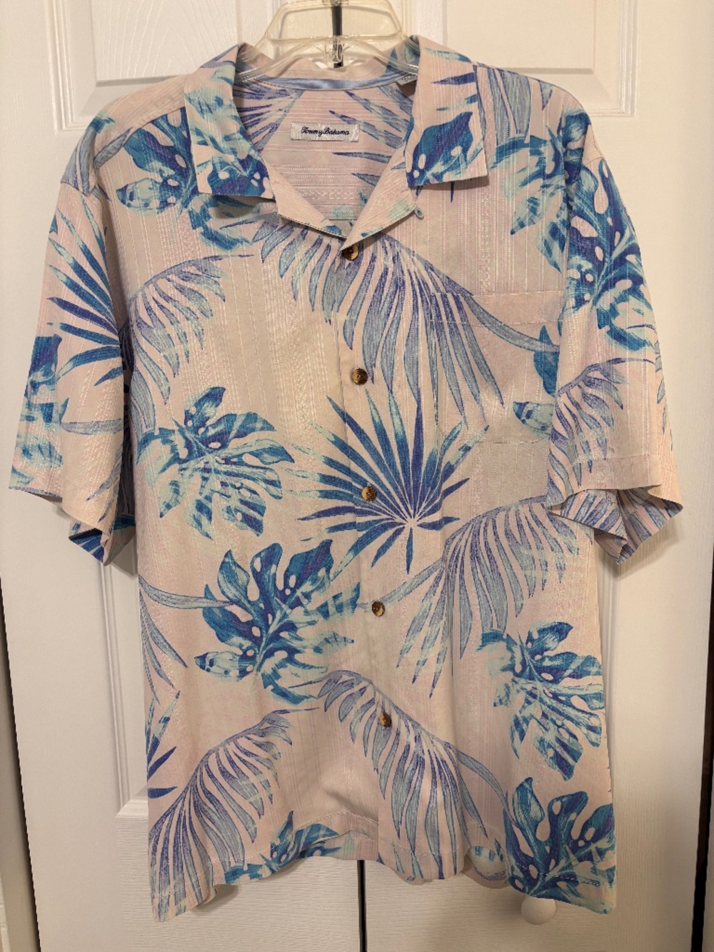Tommy Bahama XL 70% Silk Coolmax Hawaiian Shirt Pink Blue Palm Tropical Jacquard